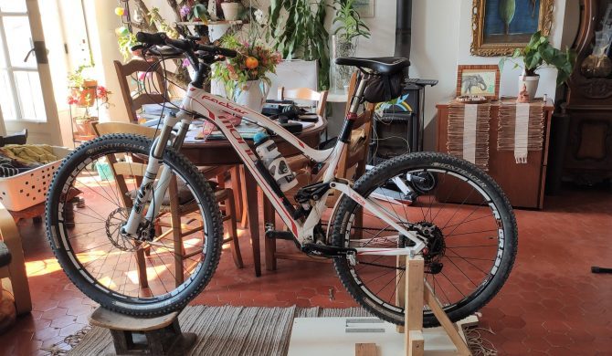 Comment fabriquer un vélo d’appartement avec un vélo ?