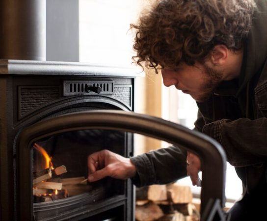 Raccordement d&rsquo;un poêle à granulés : guide pratique