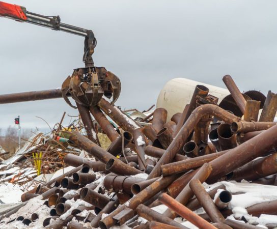 Artisans du métal : transformer les déchets en œuvres d&rsquo;art