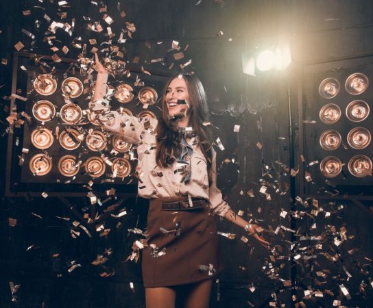 Créez une ambiance festive avec la location de machines à fumée et à bulles