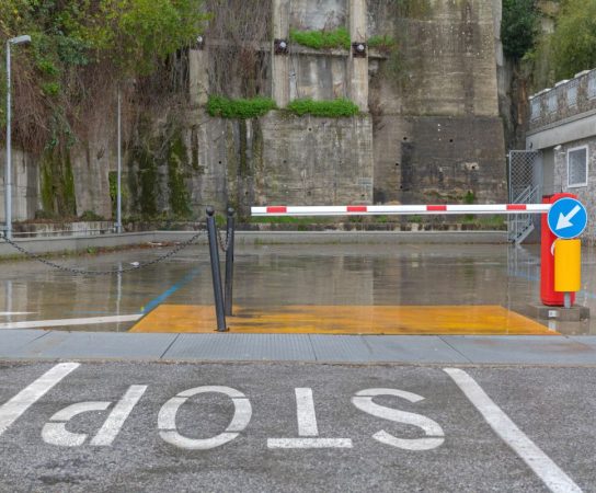 Entretien préventif vs correctif : quelle stratégie pour vos barrières motorisées ?