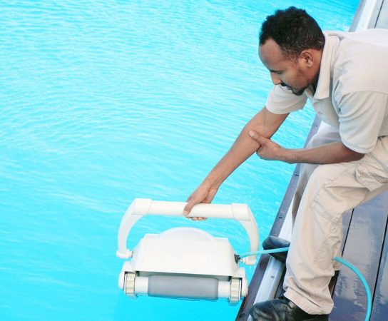 Installer un système de filtration à sable pour piscines : Guide étape par étape