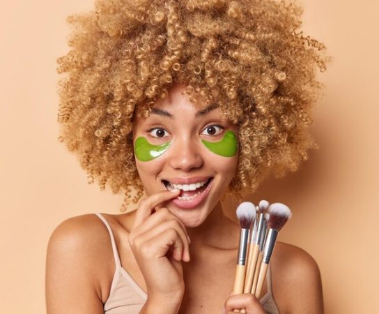 Maquillage naturel pour un teint frais et lumineux : astuces des stars