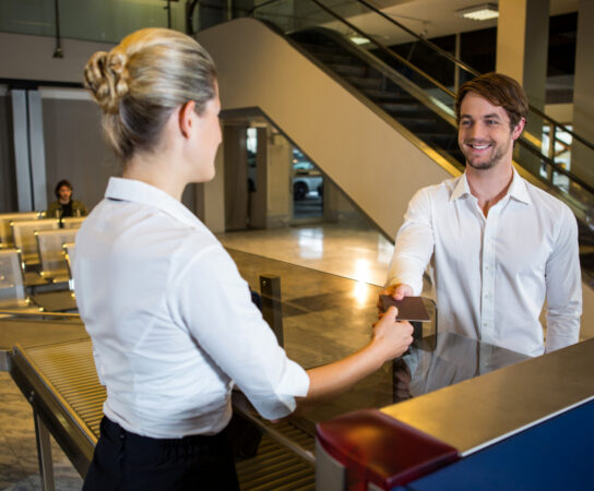 Comment choisir le bon personnel d’accueil pour un événement professionnel ?
