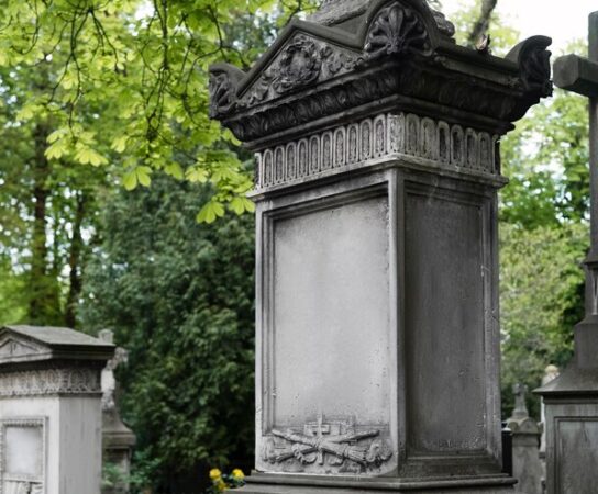 Les monuments funéraires : œuvres d’art ou simples marques de mémoire ?