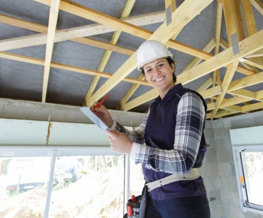 Comment choisir les meilleurs outils pour les travaux de charpente ?