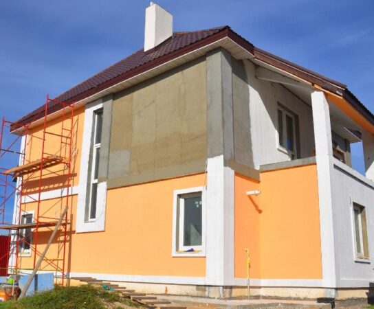Peinture extérieure : Les meilleures astuces pour protéger votre façade des intempéries