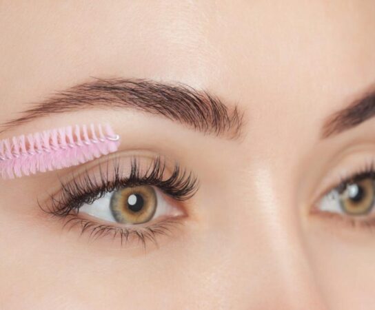 Rehaussement de cils : le secret pour un regard intense sans maquillage