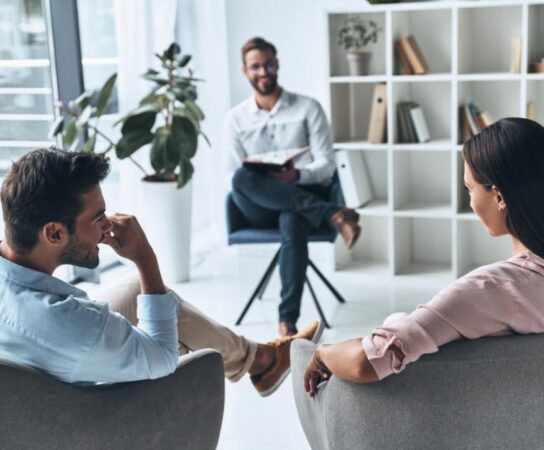 Thérapie de couple : Quand faut-il consulter un professionnel ?