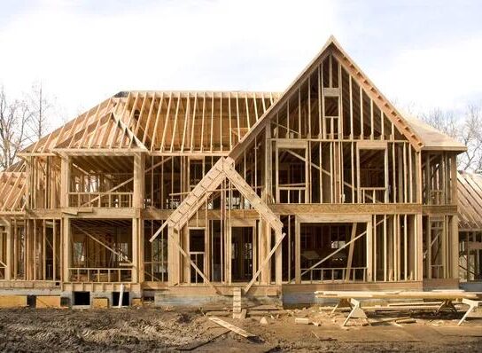 Trouver le bon constructeur pour votre maison à ossature bois : guide pratique