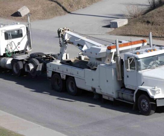 Le remorquage de camions lourds : Un service indispensable face aux imprévus sur la route