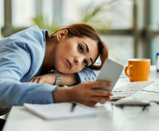 Les premiers signes du burn-out : comment les reconnaître avant qu&rsquo;il ne soit trop tard ?