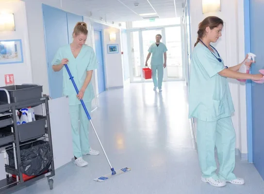 Hygiène et sécurité : les meilleures pratiques pour le nettoyage des cabinets médicaux