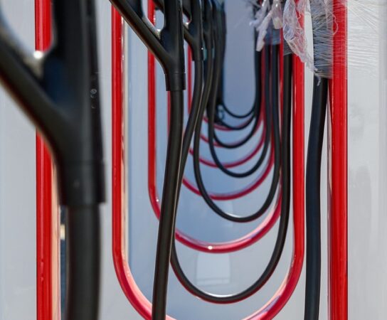 Comment bien choisir et installer une borne de recharge électrique ?