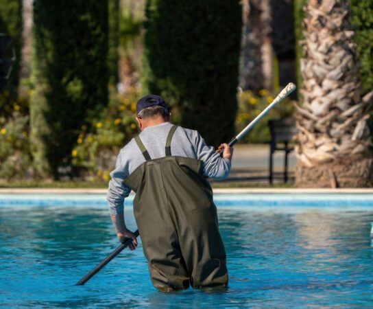 Règlements sur les produits de traitement pour piscine : ce que vous devez savoir
