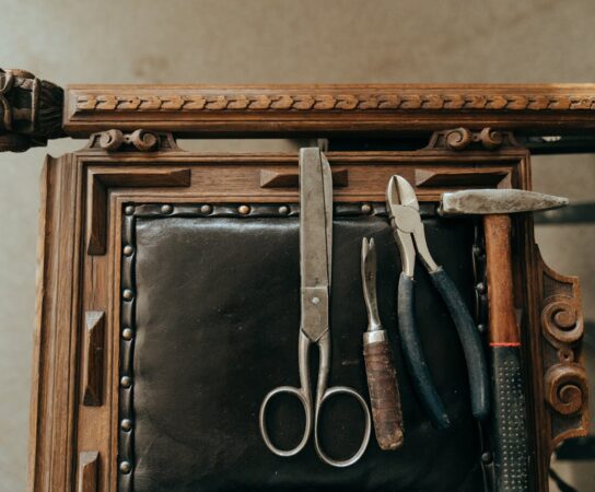 Restauration de meubles : astuces pour redonner vie à vos pièces