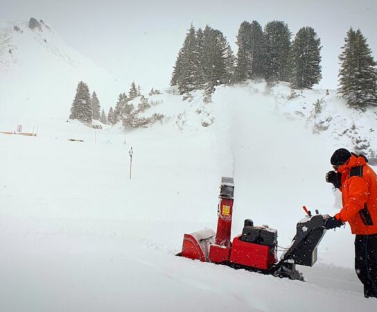 Souffleuse : critères essentiels pour dégager la neige efficacement