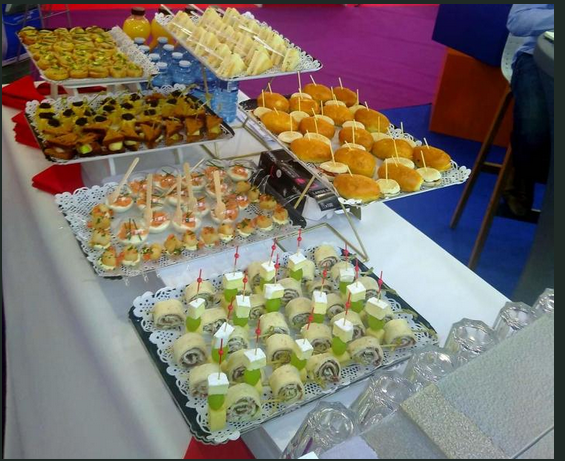 Cocktail dînatoire : secrets pour impressionner vos invités facilement