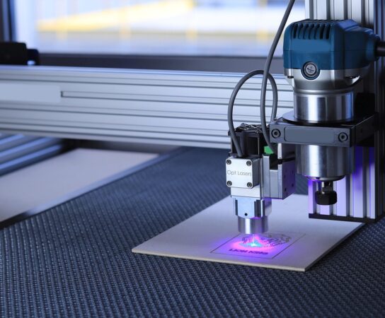 Alignement laser : votre guide pour une production sans faille