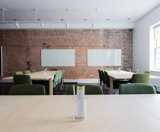 Matériaux acoustiques : comment réduire le bruit au travail ?