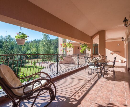 Terrasse : quels matériaux résistent aux intempéries ?