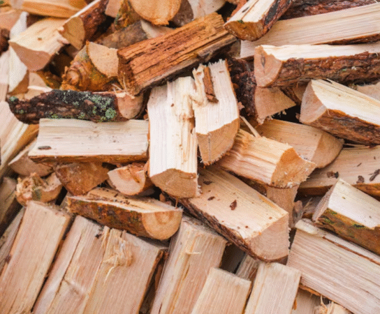 Bois de chauffage de chêne : chaleur optimale pour l’hiver