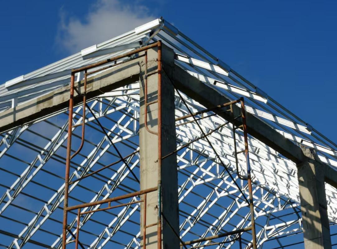 Charpente métallique : comment garantir robustesse et sécurité sur vos chantiers ?