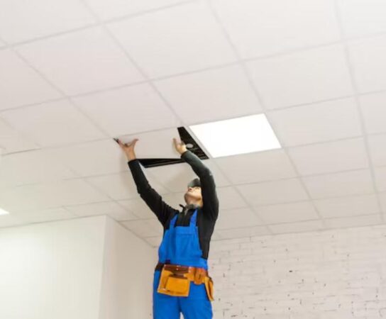 Pose de faux plafonds : comment améliorer isolation et design en même temps ?