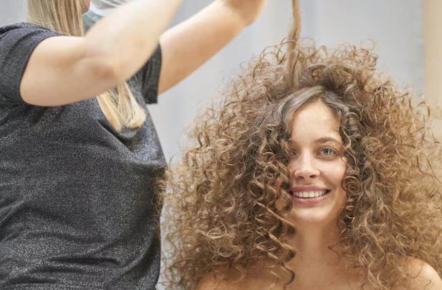 Relooking métamorphose capillaire : changez de look avec confiance