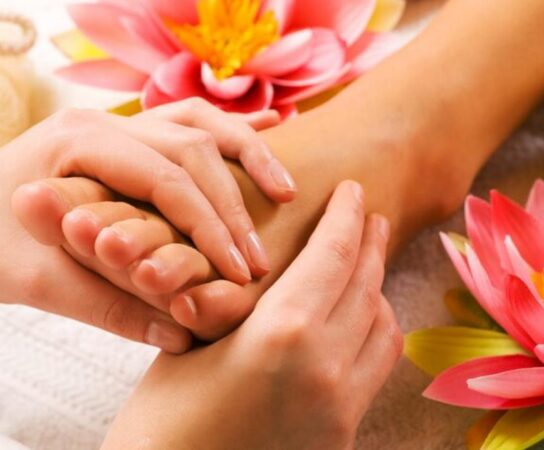 Soins des pieds et des mains : offrez-vous un moment de détente optimal