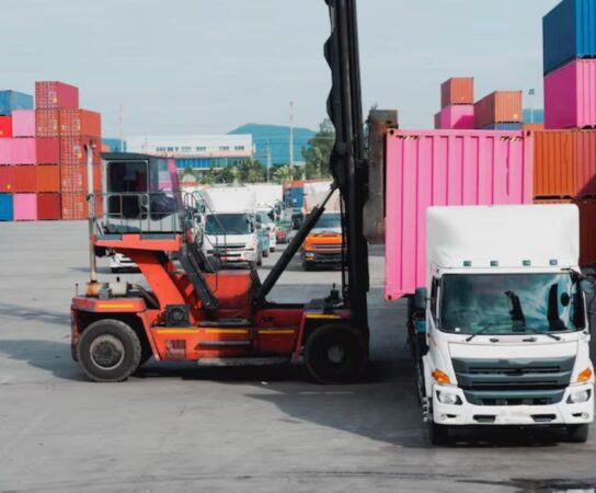 Transport général de marchandises : optimiser vos coûts avec la bonne stratégie