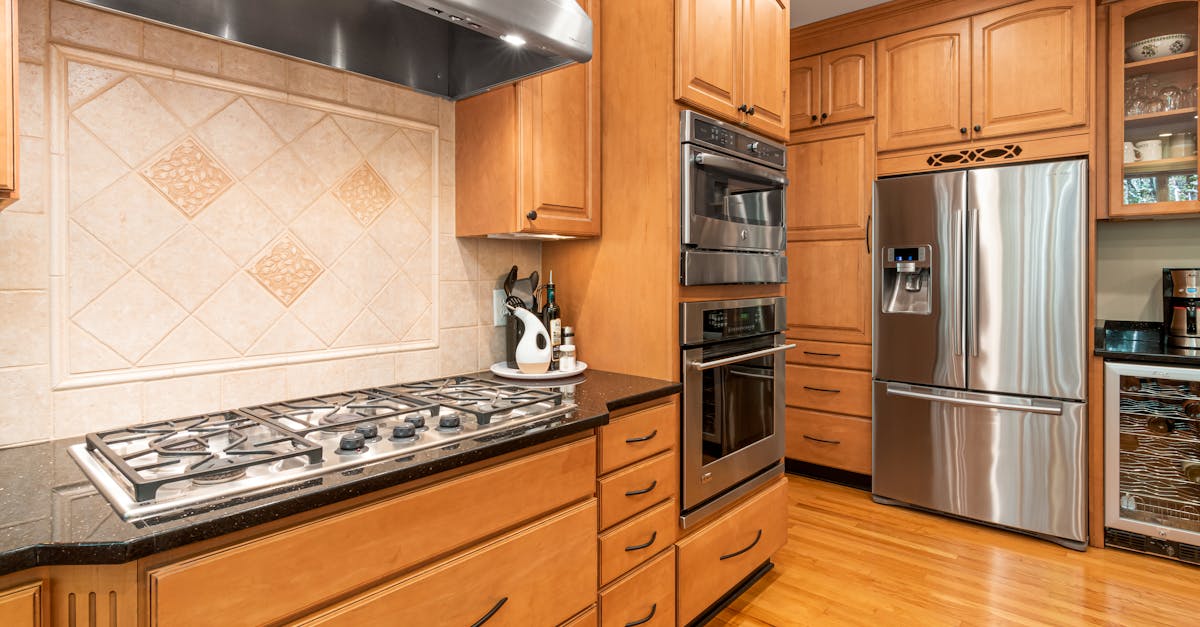 rénovation de mobilier de cuisine : redonnez vie à vos meubles avec des techniques professionnelles de relooking et de restauration.