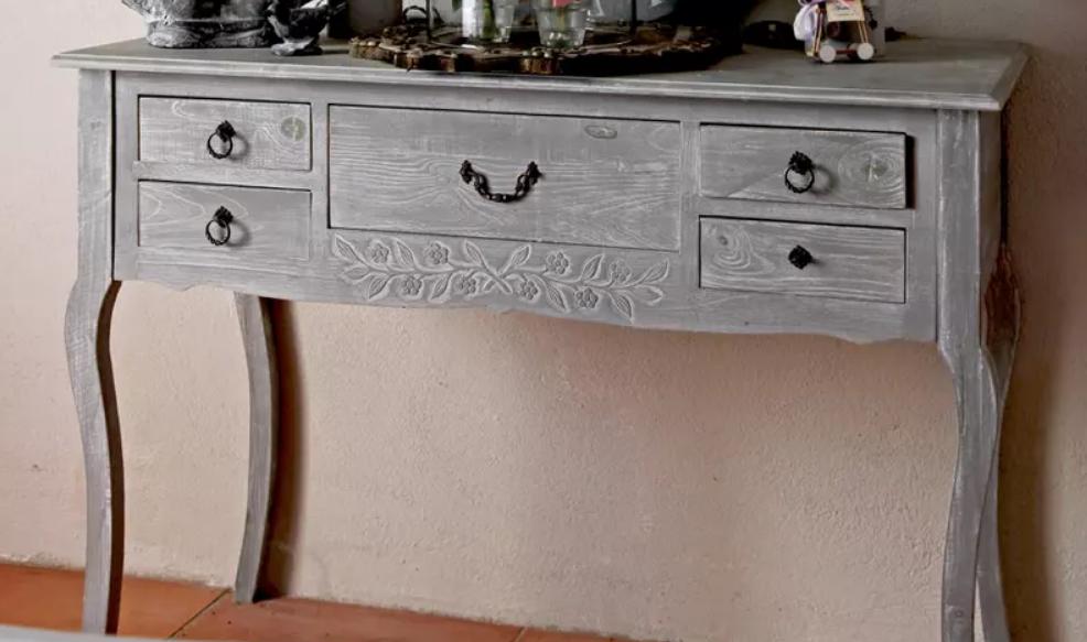 Comment patiner un meuble pour un effet vieilli authentique ?