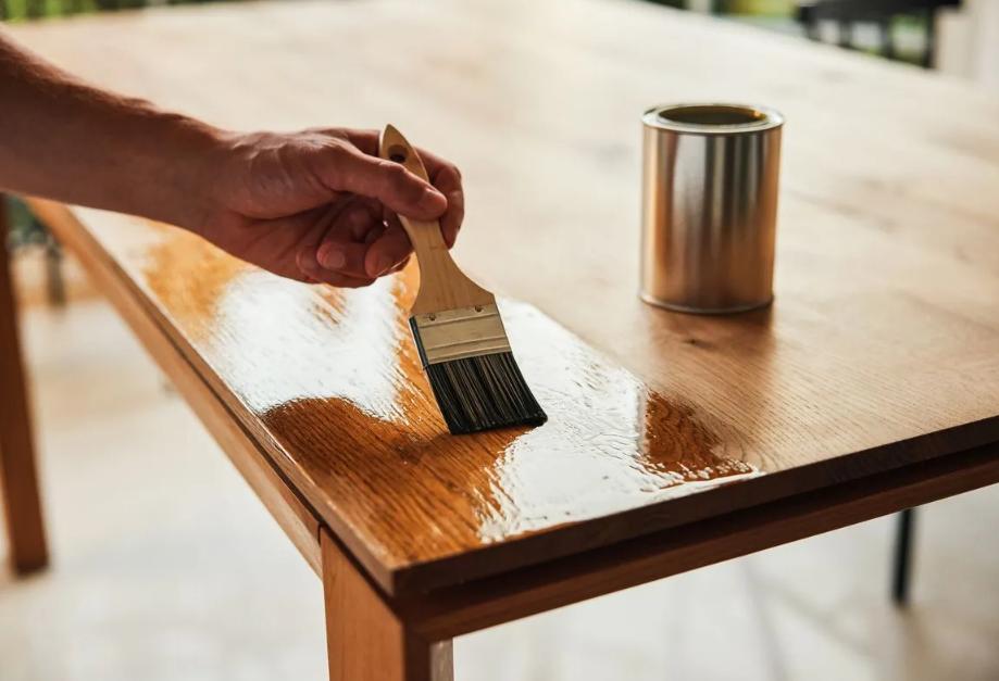 Quel produit choisir pour patiner un meuble ? Notre comparatif