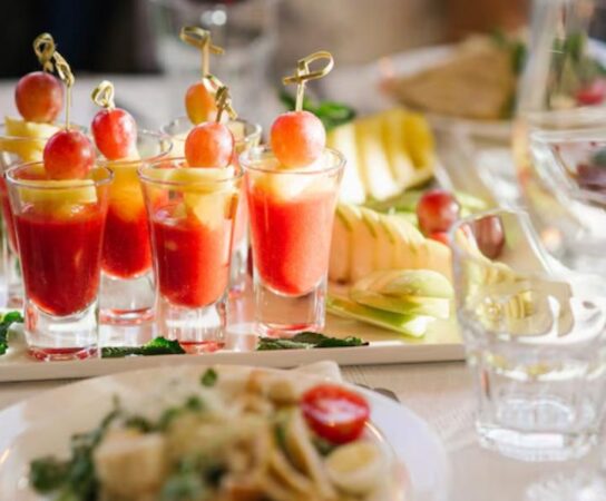 Menu de soirée à thème : idées mets et boissons