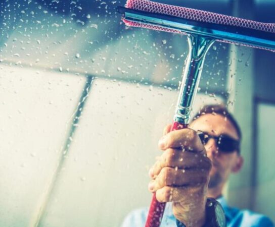 Nettoyage de vitres à l’eau pure : la technique pro sans traces