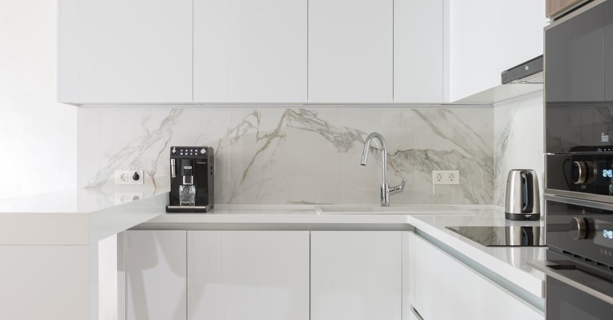 découvrez nos plans de travail en béton poli alliant élégance et durabilité pour une cuisine moderne et résistante.