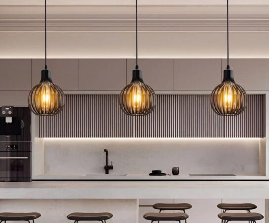 Quelle suspension industrielle pour éclairer un îlot central ?