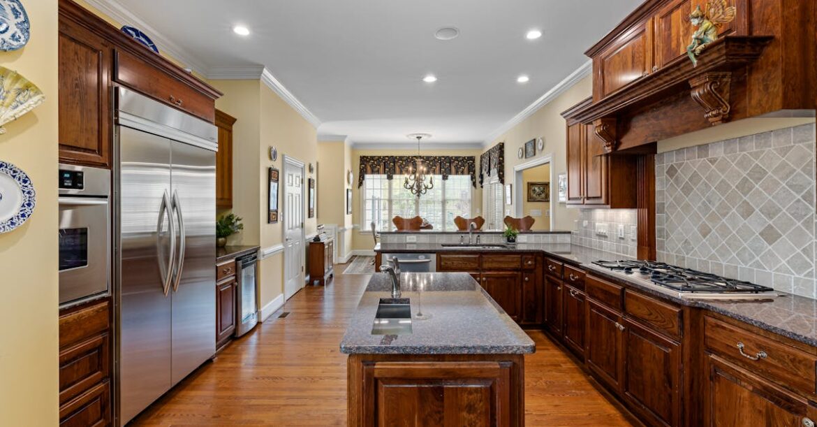 Comment protéger et entretenir un plan de travail en bois brut ?