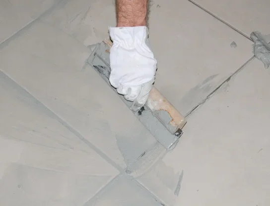 Comment réussir les joints de carrelage grand format sans fissure ?