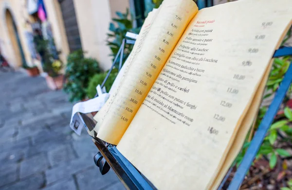 Menu extérieur : le premier contact gustatif avec vos futurs clients