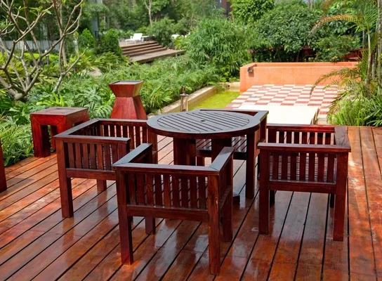 Quelle essence de bois choisir pour restaurer un meuble de famille ?