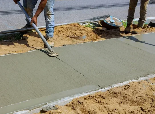 Le béton ciré sur carrelage pour un salon moderne et sans joints
