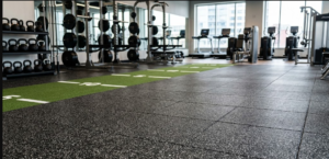 Comparatif des sols sportifs : PVC, résine, bois ou caoutchouc ?