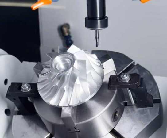 Usinage 5 axes (3+2) vs continu : quelles différences ?