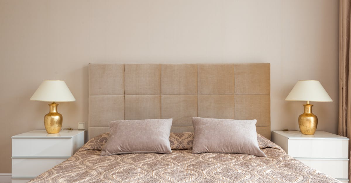 découvrez comment créer des harmonies de couleurs élégantes et apaisantes avec le beige, en associant teintes chaudes et froides pour un intérieur harmonieux.