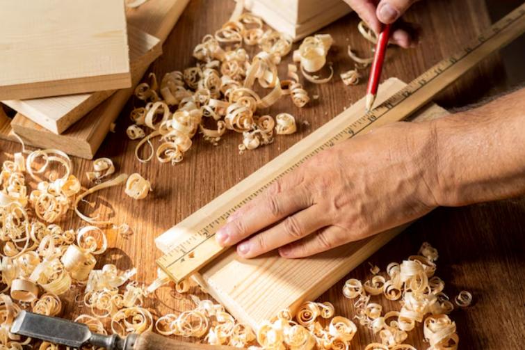 Activités manuelles pour hommes : menuiserie et maquettisme en club