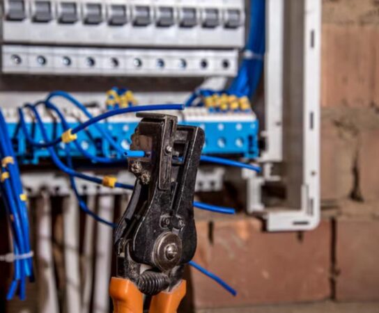 Comment chiffrer des travaux d’installation électrique après un diagnostic complet ?