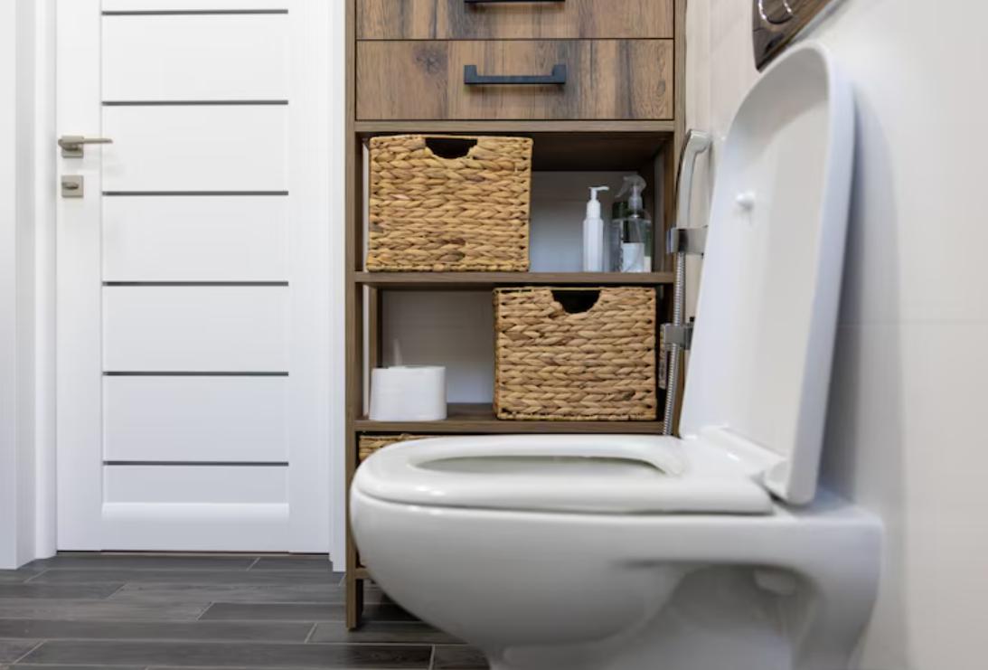 Louer une chambre sécurisée avec accès facile aux toilettes