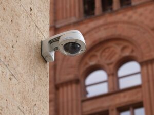 Vidéosurveillance : Reconnaître un visage avec la vision nocturne